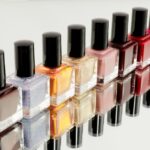 De afbeelding illustreert met diverse potjes nagellak de titel van deze blog